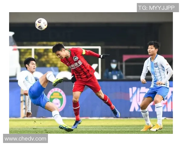 国王杯激战莱比锡险胜里昂红牌争议引发全场热议