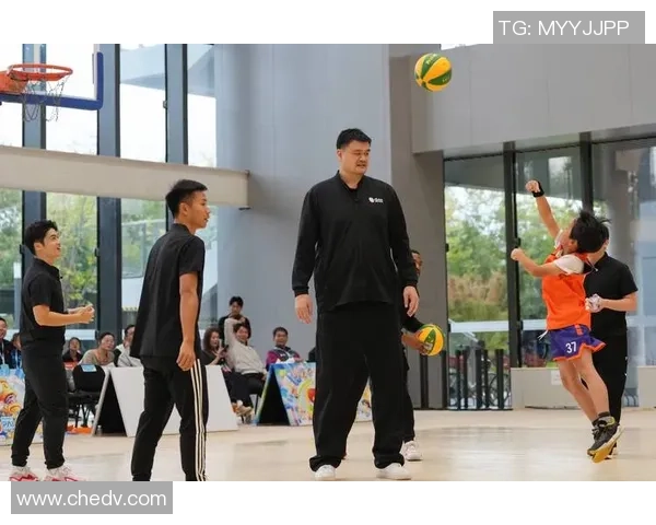 姚明与华莱士身高对比分析及其在篮球领域的影响探讨