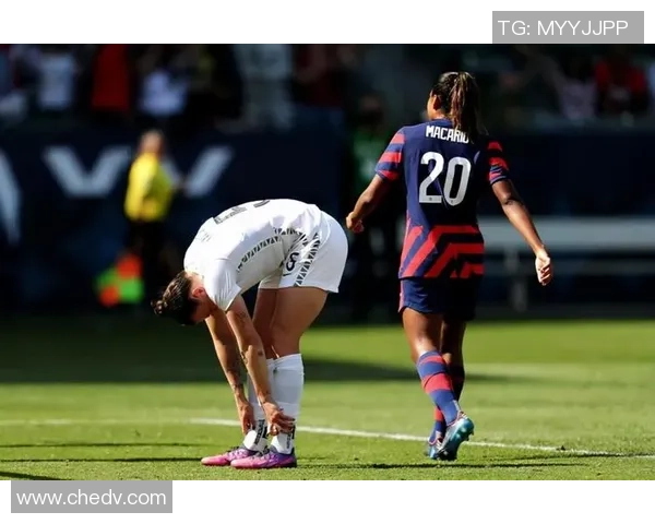 国王杯精彩对决那不勒斯大胜利物浦乌龙球引发全场热议与转会传闻