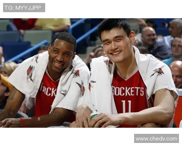 姚明职业生涯合同回顾与影响分析：从新秀合同比较到退役后的商业价值