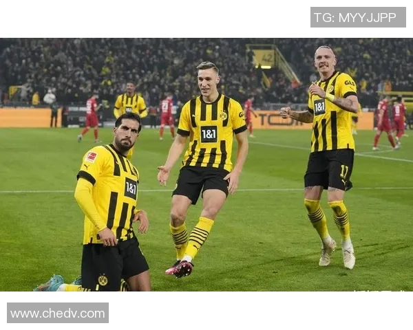 英超激战：多特蒙德与莱比锡2-2平红牌争议引发全场热议