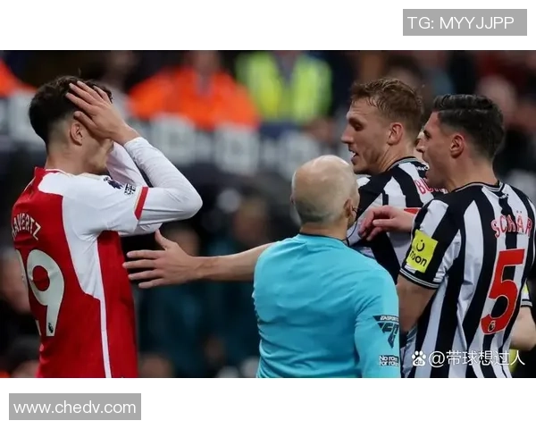 欧联杯热刺绝杀拜仁引发争议判罚全场沸腾瞬间回顾