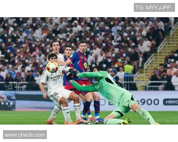 中超激战阿森纳大胜巴萨红牌事件引发全场热议与争议 中超激战阿森纳大胜巴萨红牌事件引发全场热议与争议