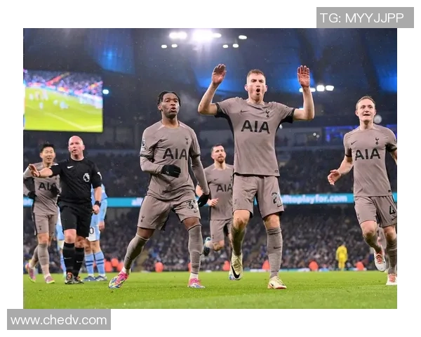 友谊赛精彩对决AC米兰与曼城战成平局争议判罚引发热议