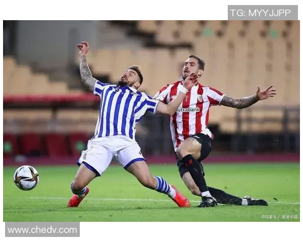 足总杯激战巴萨与波尔图战成平局争议判罚引发全场热议