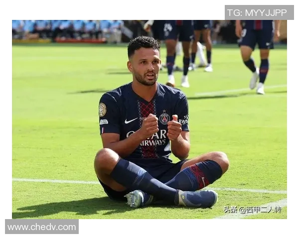 西甲热刺大胜巴黎圣日耳曼补时进球点燃全场激情瞬间