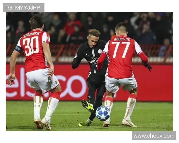 欧冠激战：巴黎圣日耳曼与那不勒斯0比0平局点球大战瞬间点燃全场激情