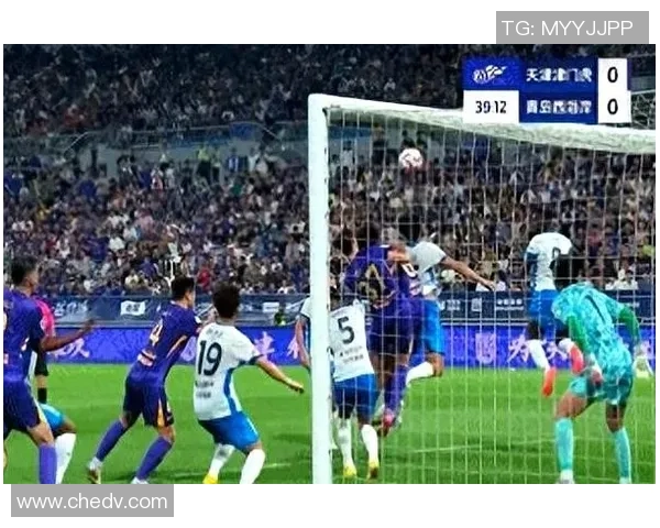 中超激战:多特蒙德大胜里昂补时进球引发争议判罚全场沸腾 中超激战:多特蒙德大胜里昂补时进球引发争议判罚全场沸腾