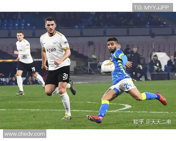 中超精彩对决皇马与那不勒斯激战成和帽子戏法瞬间引爆全场盛况回顾 中超精彩对决皇马与那不勒斯激战成和帽子戏法瞬间引爆全场盛况回顾