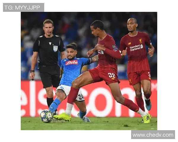 利物浦友谊赛大胜那不勒斯乌龙球成全场焦点引发热议 利物浦友谊赛大胜那不勒斯乌龙球成全场焦点引发热议