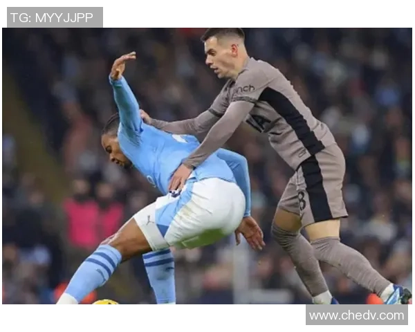 曼城友谊赛小胜本菲卡帽子戏法引发争议判罚全场沸腾