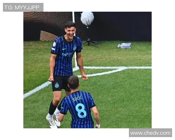 英超激战莱比锡大胜国米红牌争议引发全场热议与集锦回顾 英超激战莱比锡大胜国米红牌争议引发全场热议与集锦回顾